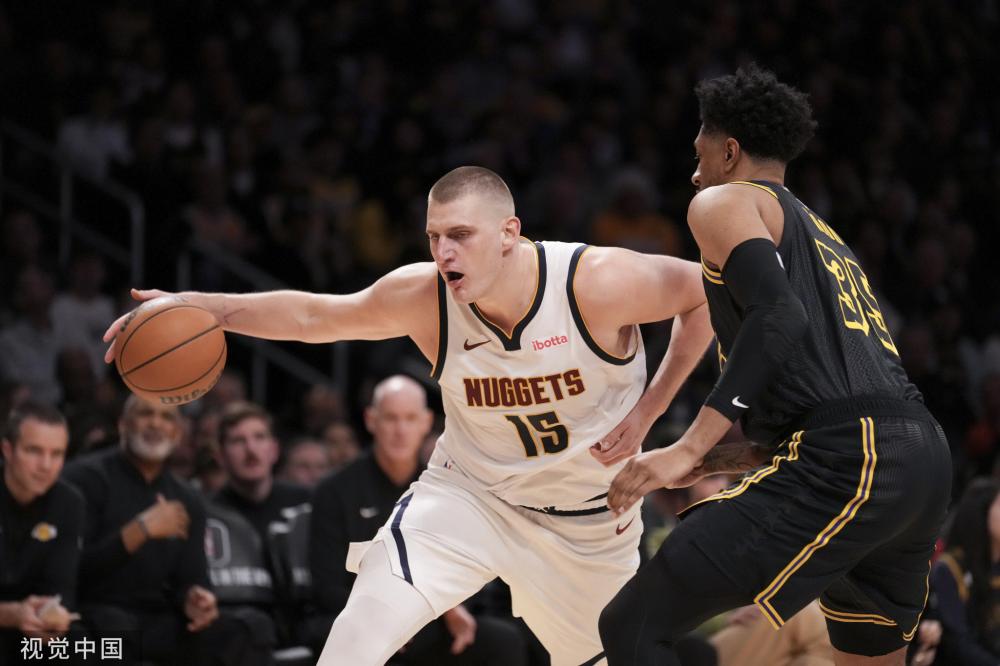 中国球迷仍 中国球迷仍